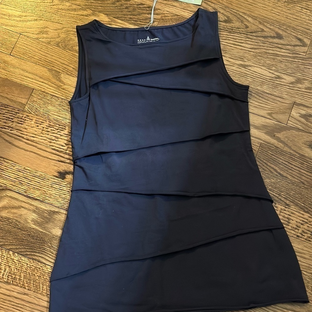 Neon Buddha Classy asymmetrical Tank Top - Picture 6 of 6